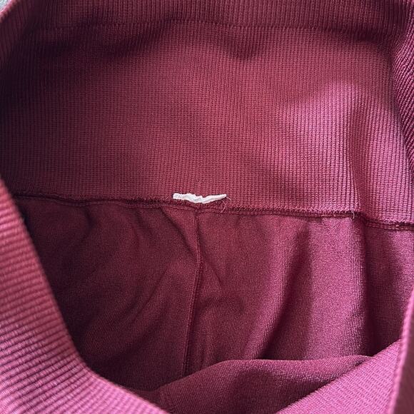 Fabletics | Burgundy Seamless Cropped Leggings Size S - Picture 9 of 9